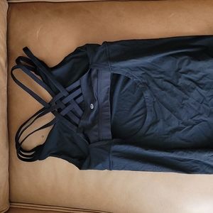 Lululemon black workout top size 6
